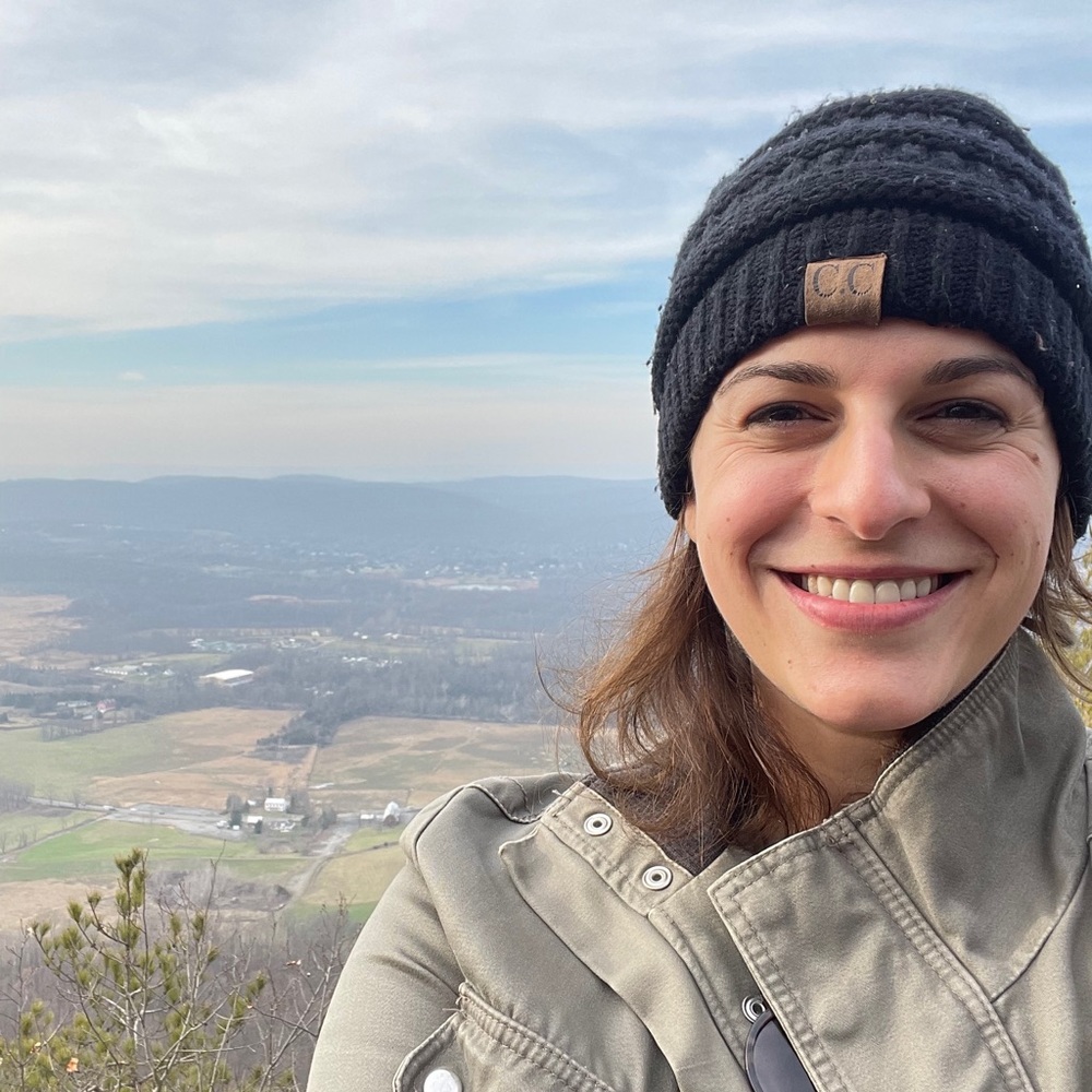 Meet your Posher, Alyssa